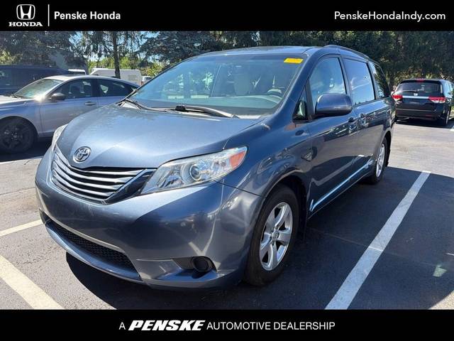 2016 Toyota Sienna LE FWD photo