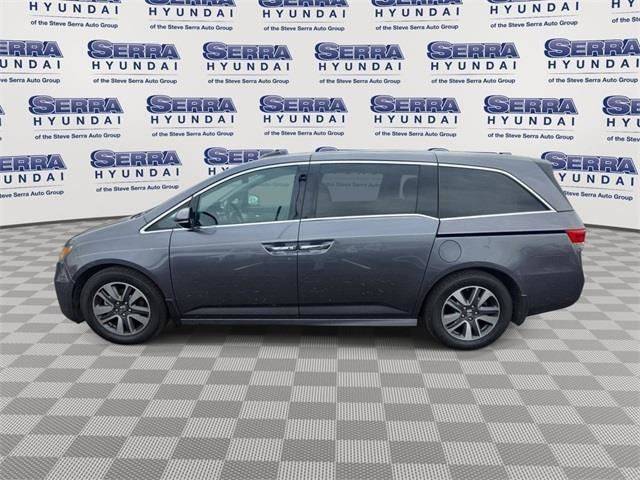 2016 Honda Odyssey Touring FWD photo