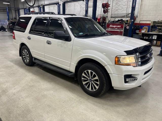 2016 Ford Expedition XLT 4WD photo