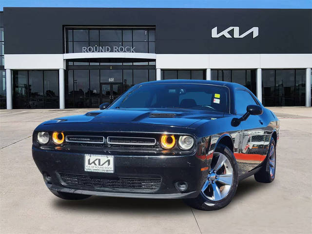 2016 Dodge Challenger SXT RWD photo