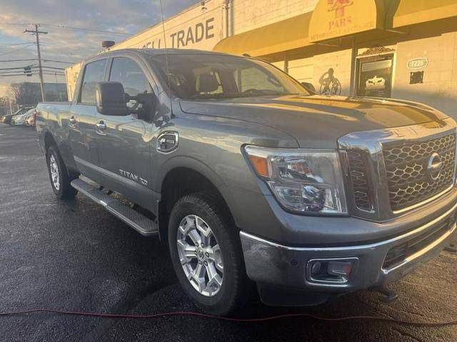 2016 Nissan Titan XD SV RWD photo