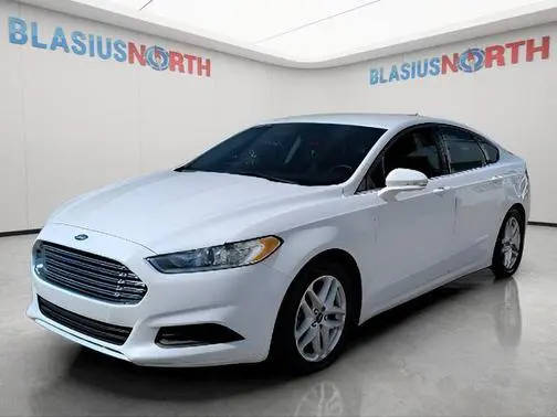 2016 Ford Fusion SE FWD photo