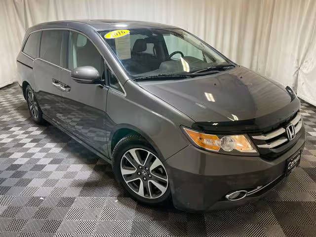 2016 Honda Odyssey Touring Elite FWD photo