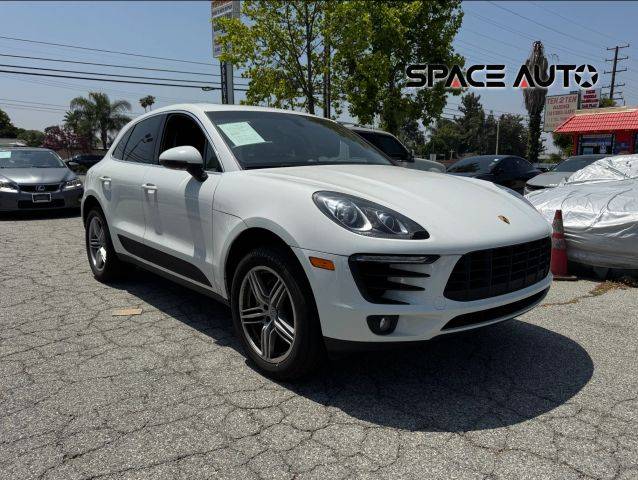 2016 Porsche Macan S AWD photo