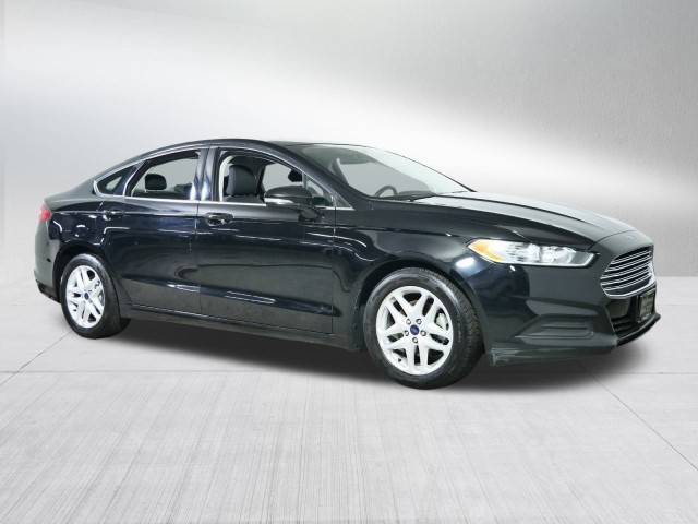 2016 Ford Fusion SE FWD photo