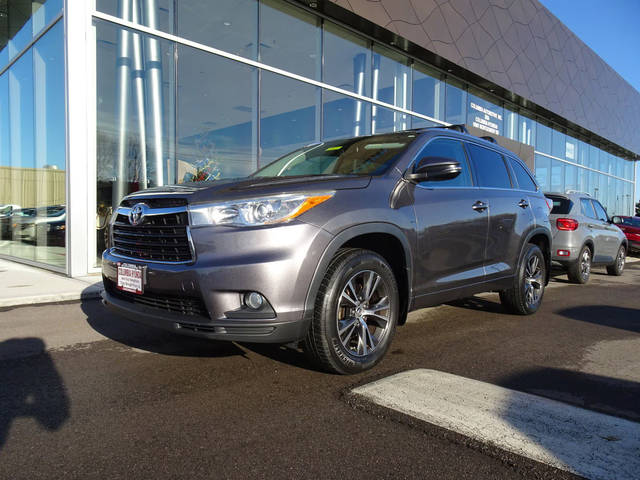 2016 Toyota Highlander XLE AWD photo