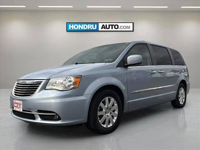 2016 Chrysler Town and Country Touring FWD photo