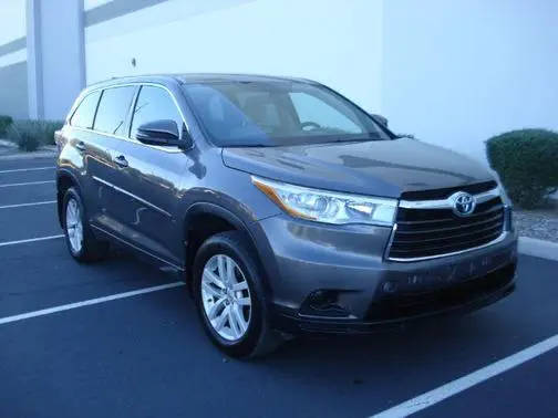 2015 Toyota Highlander LE AWD photo