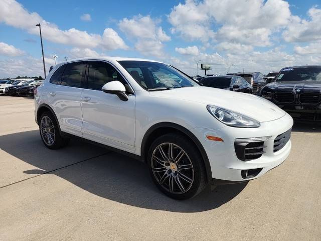 2016 Porsche Cayenne  AWD photo