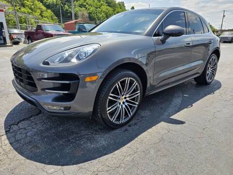2016 Porsche Macan Turbo AWD photo