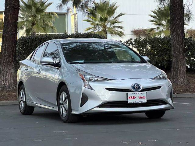 2016 Toyota Prius Three FWD photo