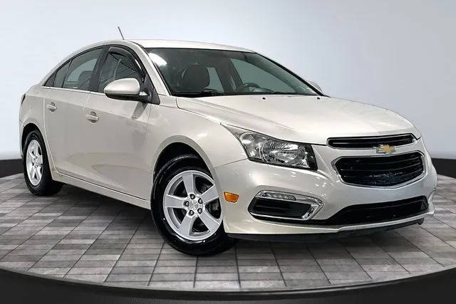 2016 Chevrolet Cruze LT FWD photo