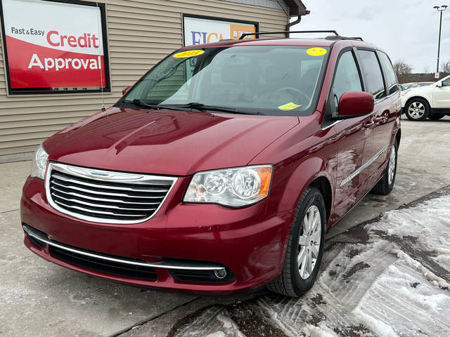 2015 Chrysler Town and Country Touring FWD photo