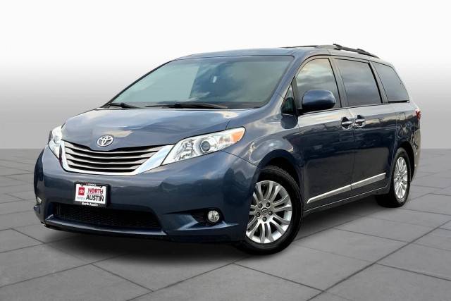 2015 Toyota Sienna XLE FWD photo