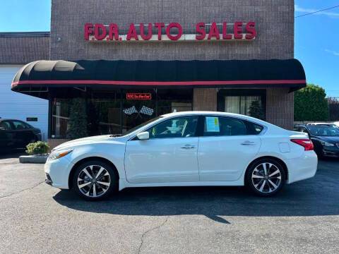 2016 Nissan Altima 2.5 SR FWD photo