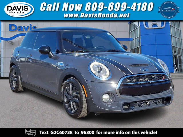 2016 MINI Hardtop 2 Door S FWD photo