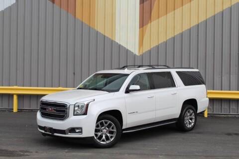 2016 GMC Yukon XL SLT 4WD photo