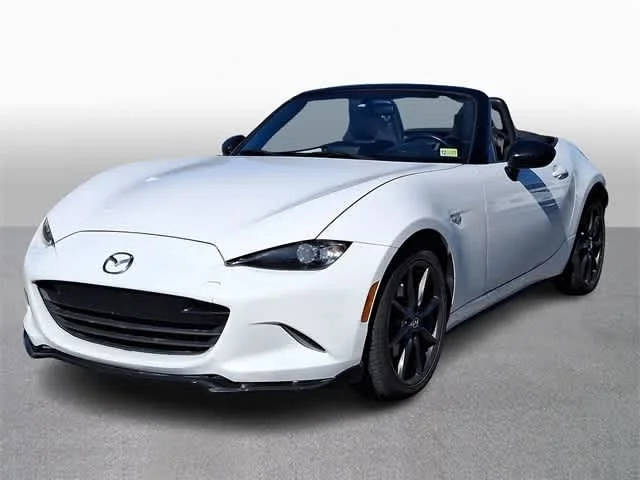 2016 Mazda MX-5 Miata Club RWD photo