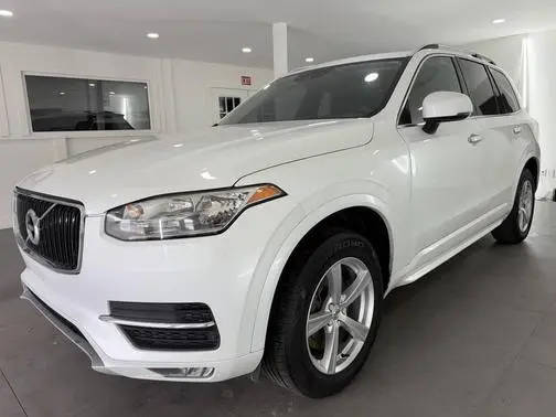 2016 Volvo XC90 T5 Momentum FWD photo