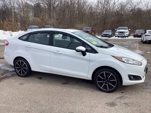 2016 Ford Fiesta SE FWD photo