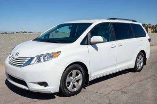2016 Toyota Sienna LE FWD photo