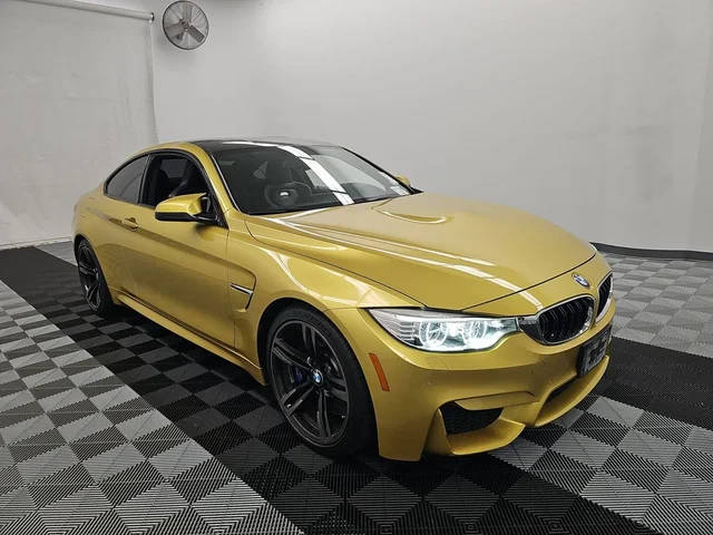 2016 BMW M4  RWD photo