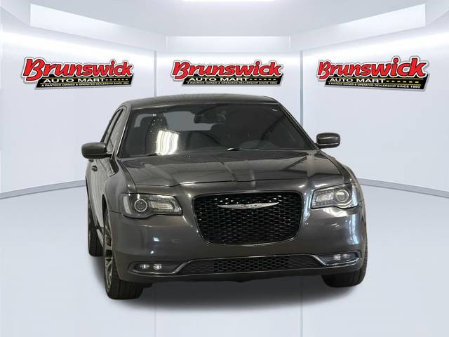 2016 Chrysler 300 300S RWD photo