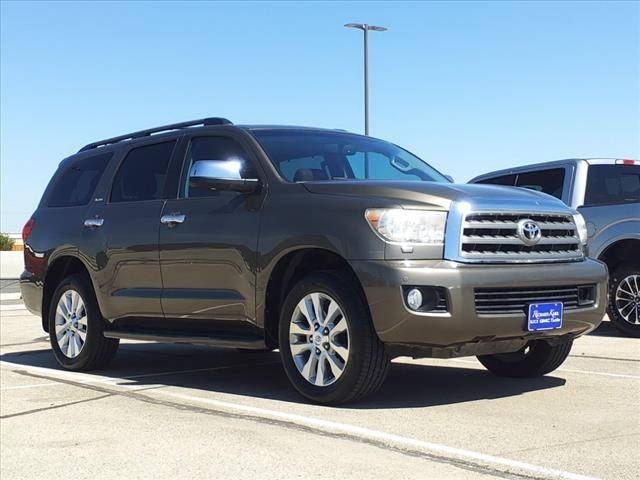 2016 Toyota Sequoia Platinum RWD photo