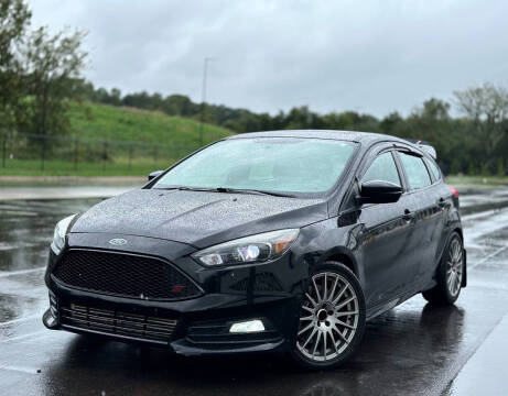 2016 Ford Focus ST FWD photo