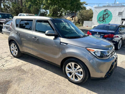 2016 Kia Soul + FWD photo