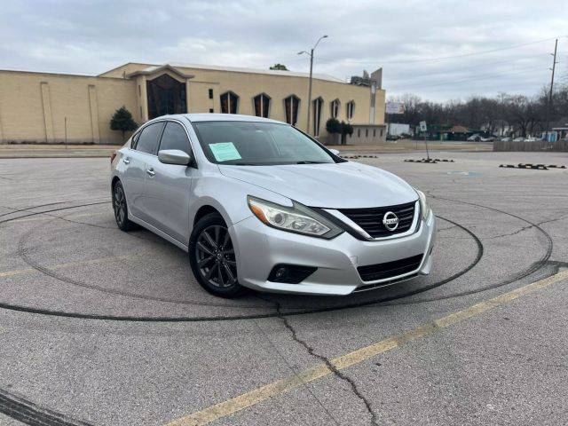 2016 Nissan Altima 2.5 SV FWD photo