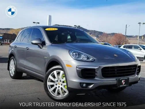 2016 Porsche Cayenne S E-Hybrid AWD photo