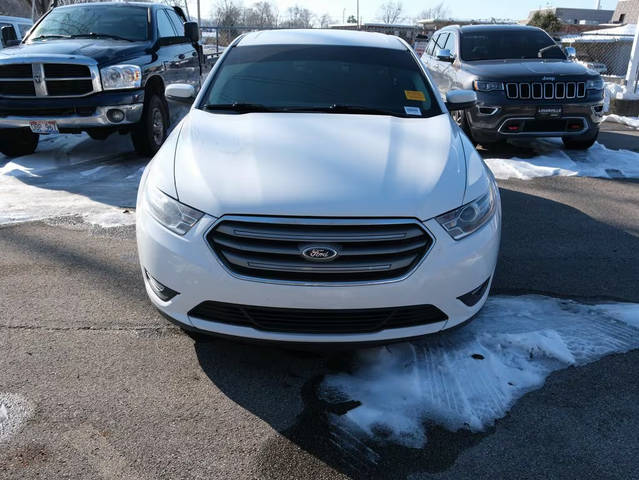 2015 Ford Taurus SEL FWD photo