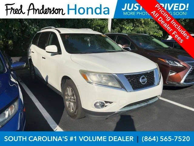 2015 Nissan Pathfinder SV photo