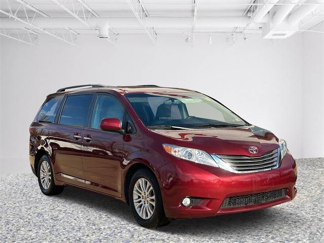 2016 Toyota Sienna XLE Premium FWD photo