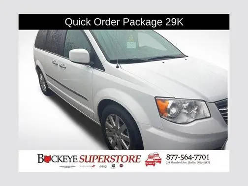 2016 Chrysler Town and Country Touring FWD photo