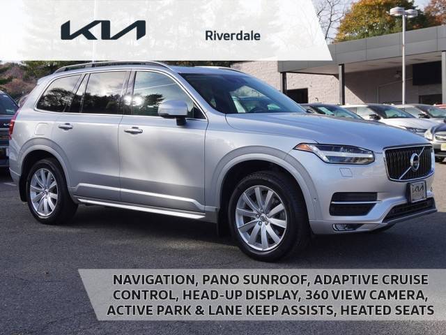 2016 Volvo XC90 T6 Momentum AWD photo