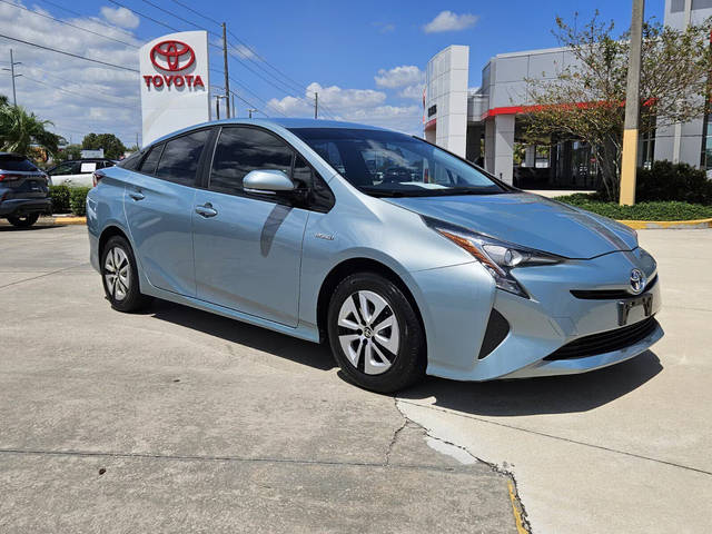 2016 Toyota Prius Three FWD photo