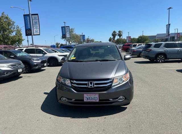 2016 Honda Odyssey Touring FWD photo
