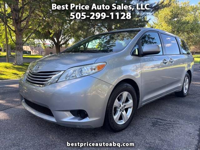 2015 Toyota Sienna LE FWD photo