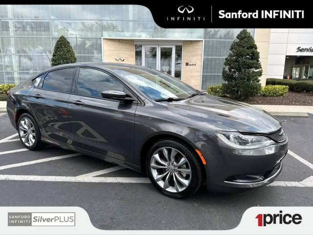 2016 Chrysler 200 S FWD photo