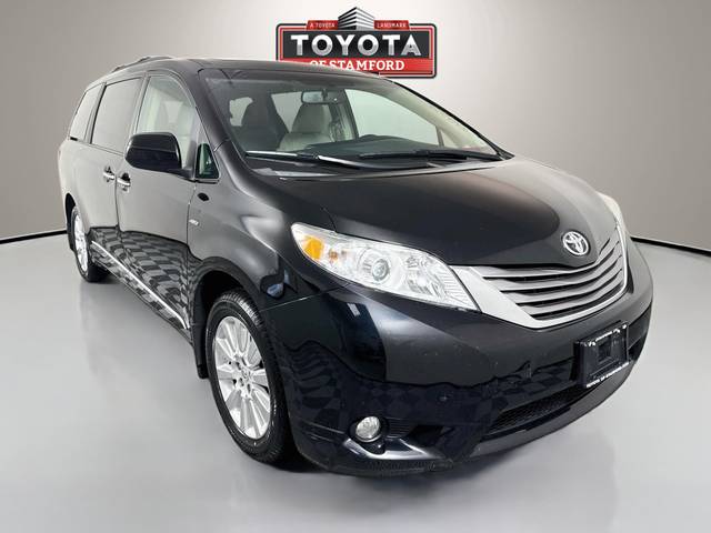 2016 Toyota Sienna XLE AWD photo