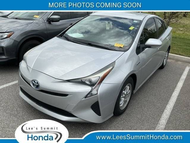 2016 Toyota Prius Two FWD photo