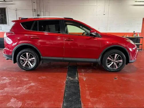 2016 Toyota RAV4 XLE AWD photo
