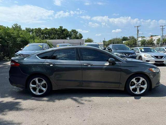 2016 Ford Fusion S FWD photo