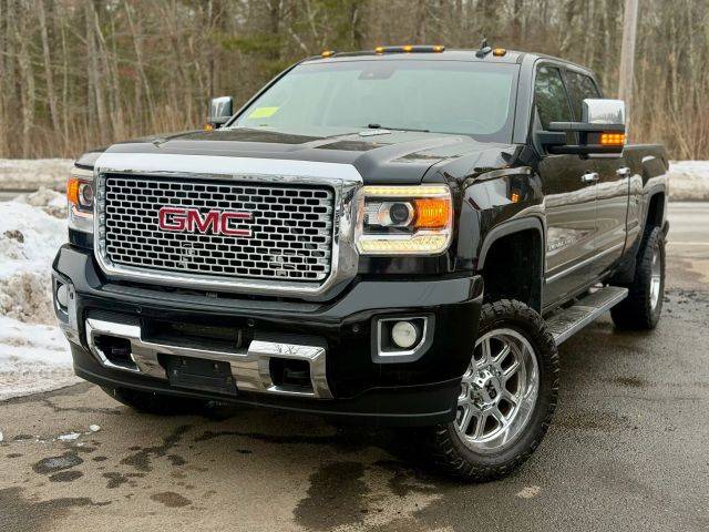 2016 GMC Sierra 2500HD Denali 4WD photo