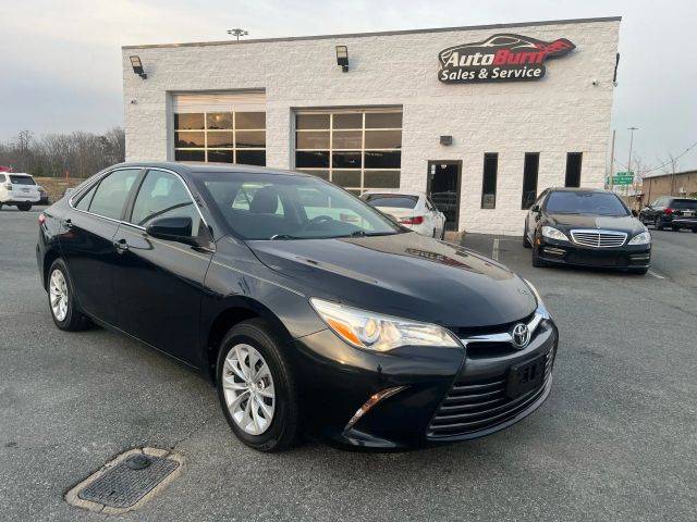 2016 Toyota Camry LE FWD photo