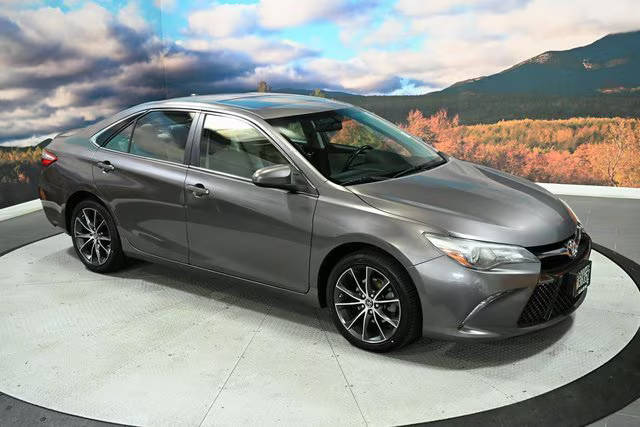 2016 Toyota Camry XSE FWD photo