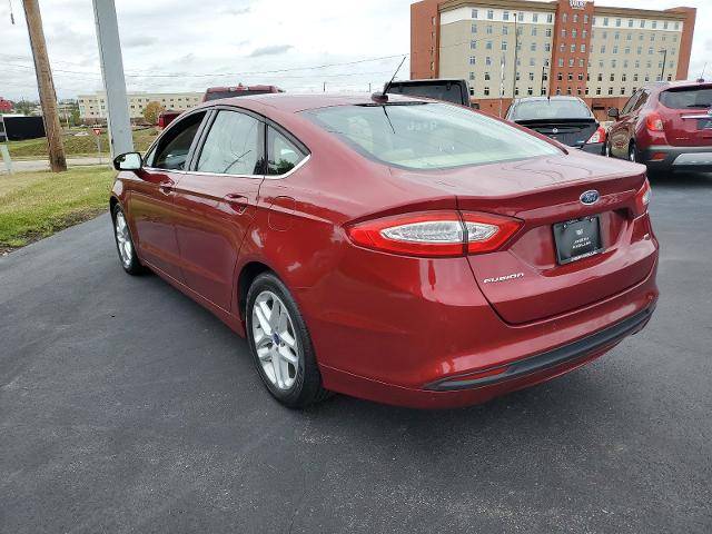 2016 Ford Fusion SE FWD photo