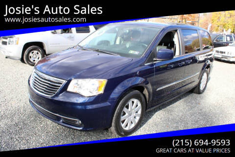 2016 Chrysler Town and Country Touring FWD photo